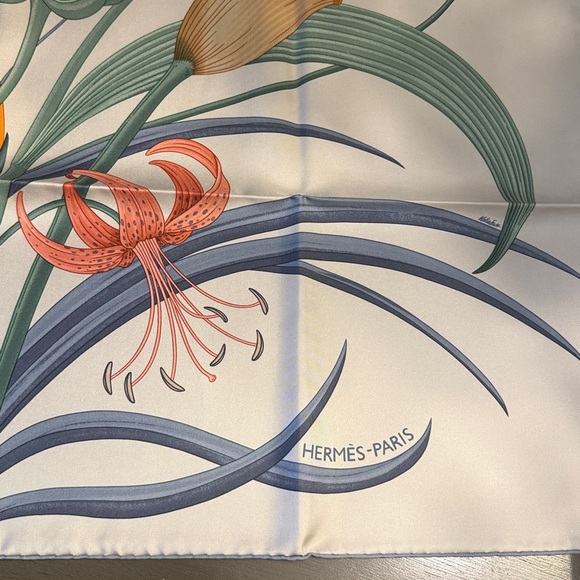 HERMES BOUQUET FINAL SILK TWILL SCARF 90 Gris Cendre / Orange / Vert - Picture 2 of 10